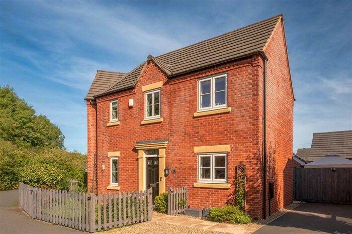 3 Bedroom Semi-Detached House For Sale In Thompson Way, Rothwell, Kettering, NN14