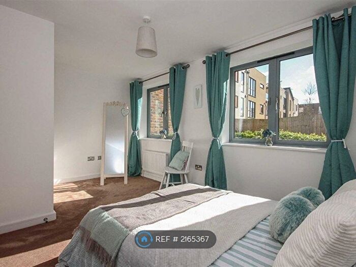 2 Bedroom Flat To Rent In The Waterfront, Hertford, SG14