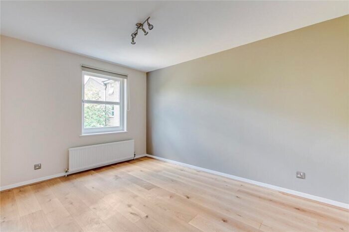 2 Bedroom Flat To Rent In Barker Drive, Camden, NW1