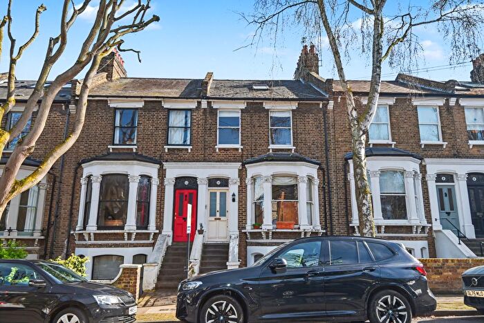 4 Bedroom Maisonette For Sale In Southcote Road, Tufnell Park, London, N19