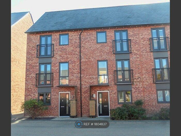 4 Bedroom Terraced House To Rent In Flockton Road, Allerton Bywater, Castleford, WF10