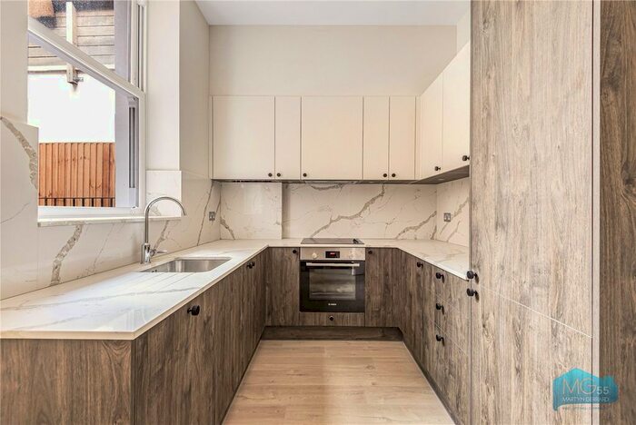 3 Bedroom Flat To Rent In Crouch Hill, Crouch End, London, N8