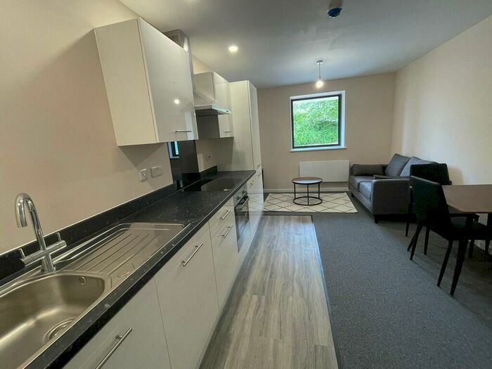 1 Bedroom Apartment To Rent In Balmoral House, Salford, M5