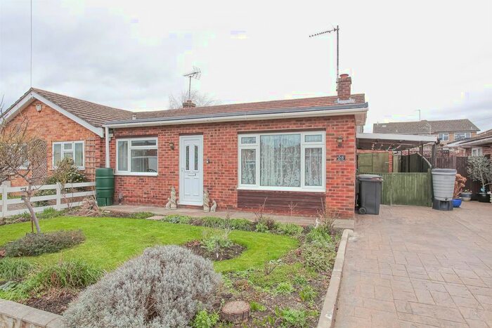 3 Bedroom Semi-Detached Bungalow To Rent In Green Close, Benson, Wallingford, OX10