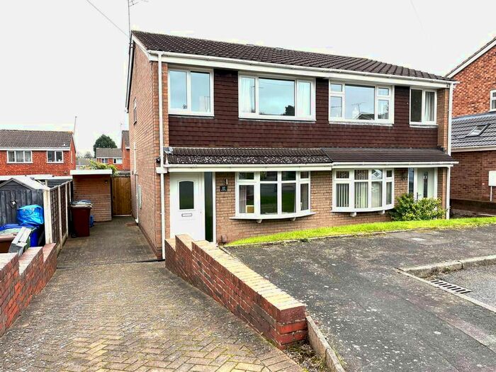 3 Bedroom Semi-Detached House For Sale In Kelvedon Way, Rugeley, WS15