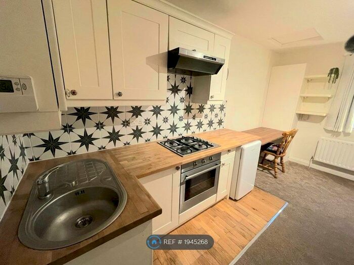 Studio To Rent In Oldfield Road, Hampton, TW12