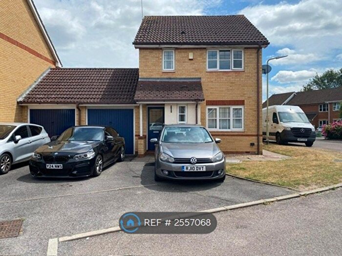 3 Bedroom Detached House To Rent In Ellerton Close, Theale, Reading, RG7