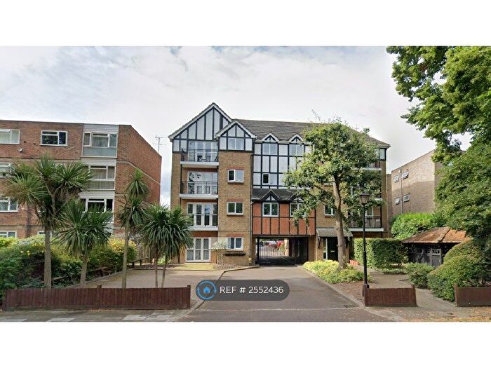 2 Bedroom Flat To Rent In Chartwell Lodge, Beckenham, Kent, BR3