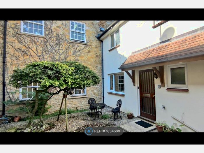 2 Bedroom End Of Terrace House To Rent In Wessex Court, Sherborne, DT9