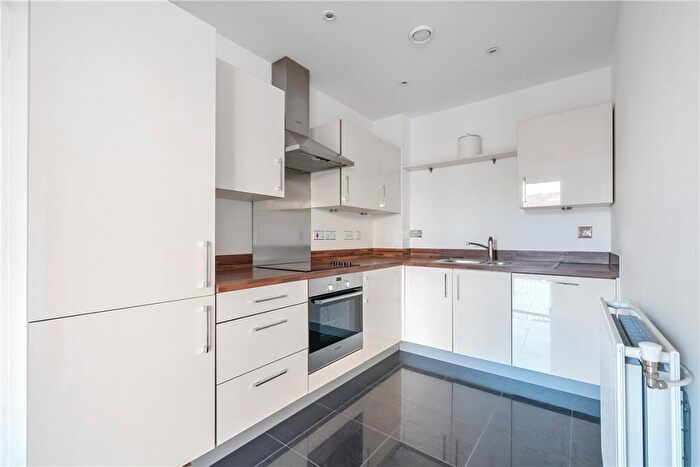 2 Bedroom Apartment To Rent In Victoria Bridge Road, Bath, Somerset, BA2