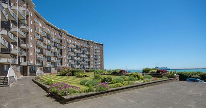 1 Bedroom Flat To Rent In The Gateway, Dover, CT16