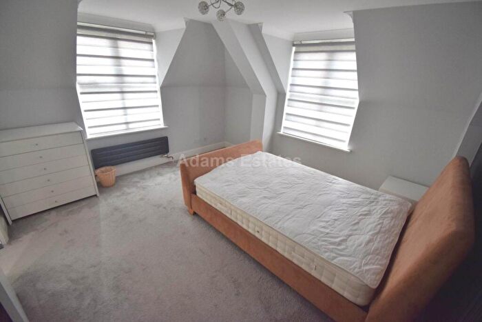 2 Bedroom Apartment To Rent In Pocket Place, Earley, RG6