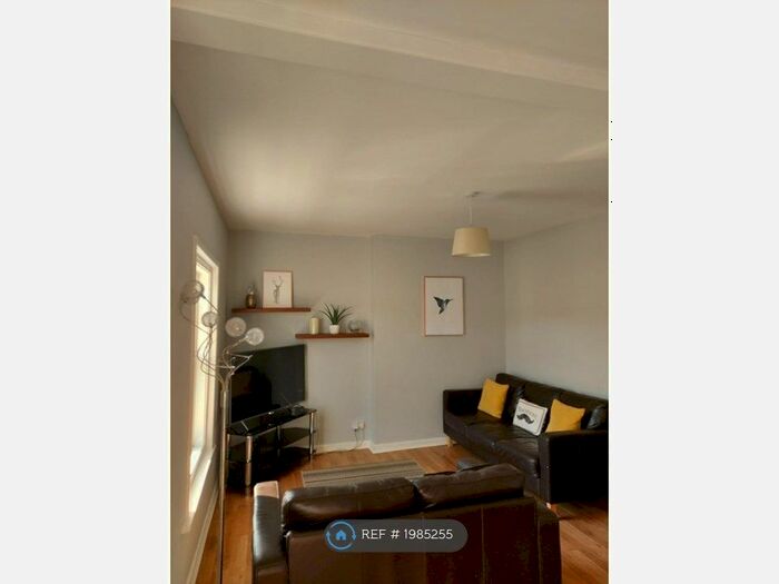 2 Bedroom Flat To Rent In Waverley Grove, Southsea, PO4