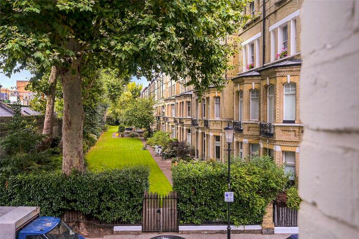 2 Bedroom Flat To Rent In Elm Park Road, Chelsea, SW3