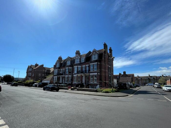 Studio To Rent In St Catherines Road, Littlehampton, West Sussex, BN17