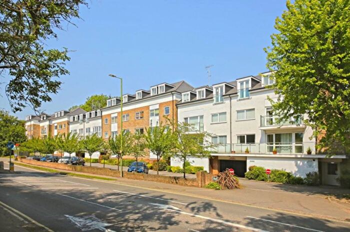 2 Bedroom Flat For Sale In Brook Court, Radlett, WD7