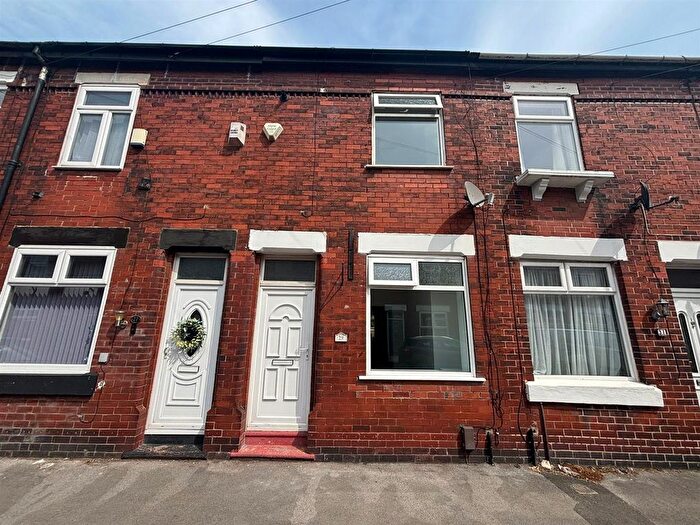 2 Bedroom Terraced House To Rent In Beaconsfield Road, Altrincham, WA14