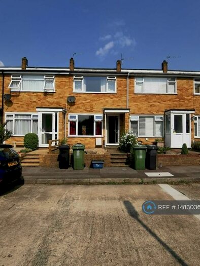 2 Bedroom Terraced House To Rent In Dirdene Close, Epsom, KT17