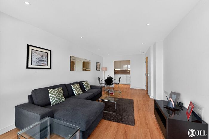 1 Bedroom Flat For Sale In Rivulet Apartments, Devan Grove, N4