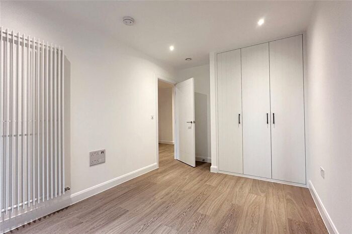 1 Bedroom Flat To Rent In Ellipse House, Eden Place, London, E16