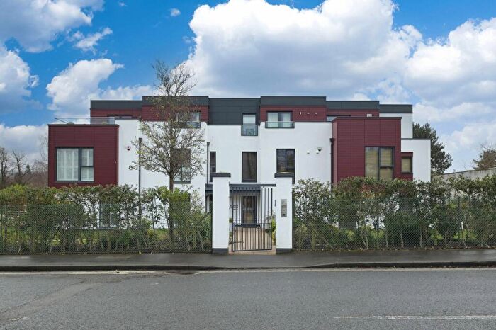 3 Bedroom Flat For Sale In / Barnton Avenue West, Barnton, Edinburgh, EH4