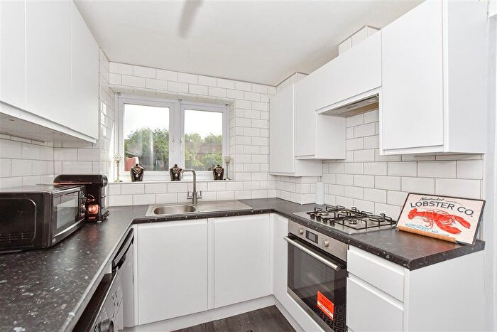 2 Bedroom Semi-Detached House For Sale In Flaxpond Road, Ashford, Kent, TN23