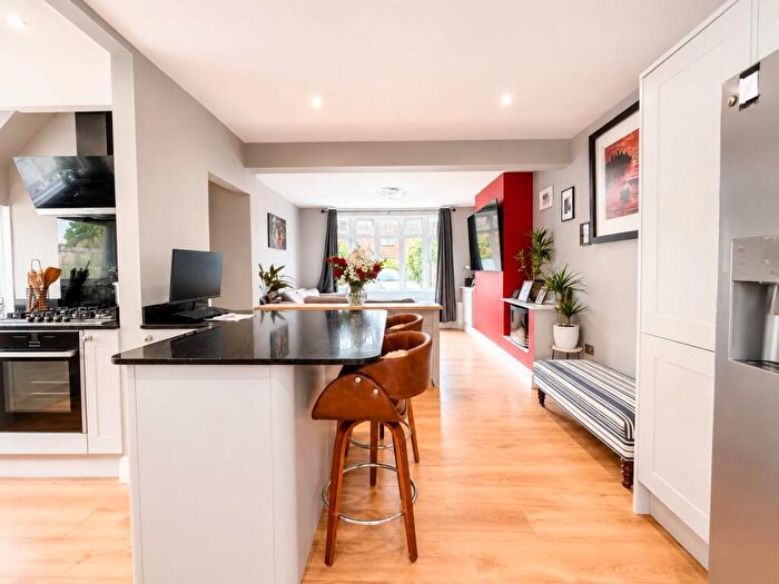 3 Bedroom Semi-Detached House For Sale In Perrys Lane, Wroughton, Swindon, SN4