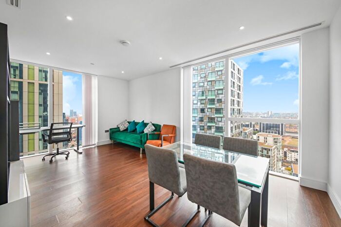 2 Bedroom Flat For Sale In Maine Tower, Harbour Way, E14