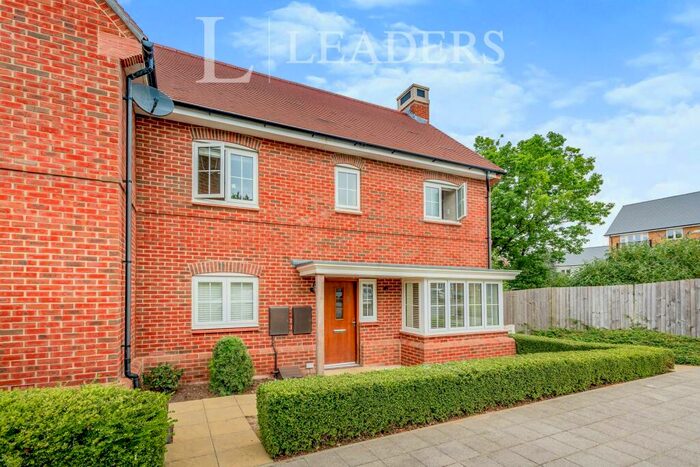 3 Bedroom Semi-Detached House To Rent In Calvert Link, Faygate, RH12