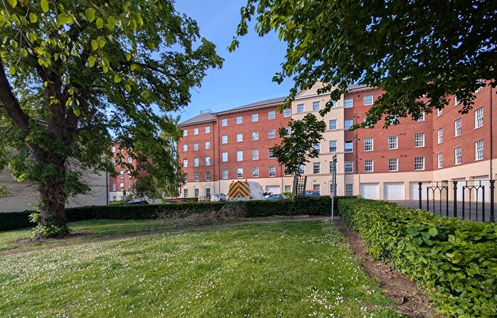 2 Bedroom Flat For Sale In Mayhill Way, Gloucester, GL1