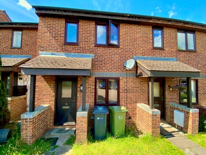 2 Bedroom House To Rent In Banks Way, Guildford, GU4