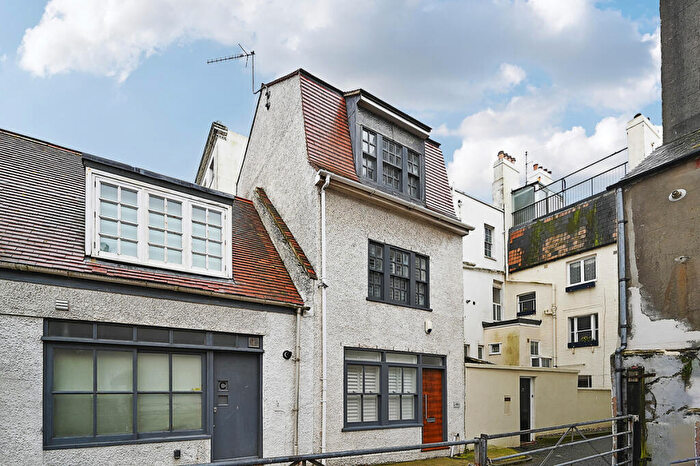 2 Bedroom Mews To Rent In Marine Gardens, Brighton, BN2