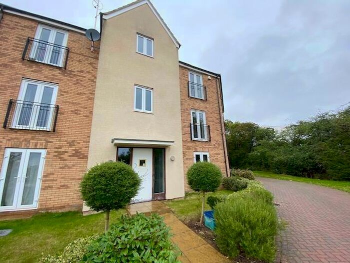 2 Bedroom Apartment To Rent In Fonda Meadows, Oxley Park, Milton Keynes, MK4