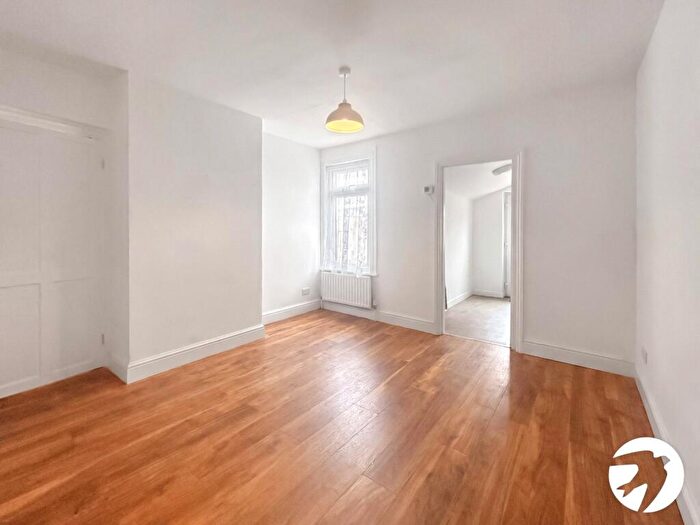 1 Bedroom Flat To Rent In St. Vincents Road, Dartford, Kent, DA1