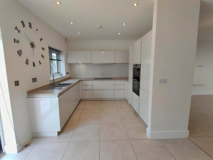 3 Bedroom Semi-Detached House To Rent In Newcourt Drive, Exeter, EX2