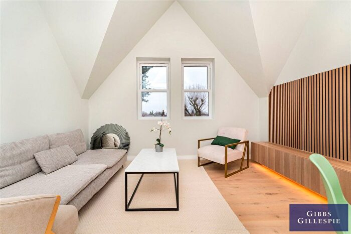 2 Bedroom Property To Rent In Sutherland Road, London, W13