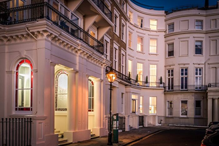 2 Bedroom Flat For Sale In Eastern Terrace, Brighton, BN2
