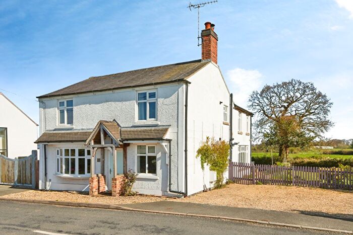 3 Bedroom Cottage For Sale In Hopley Road, Burton-On-Trent, DE13