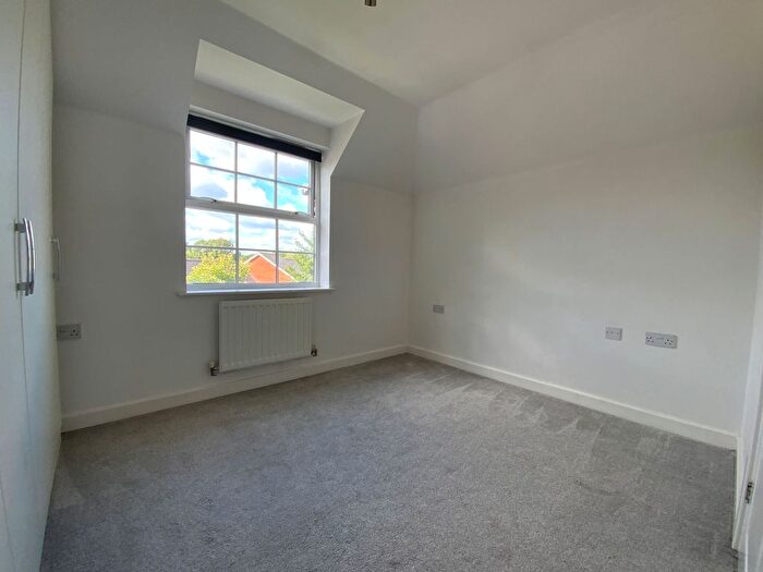2 Bedroom Flat For Sale In Cruickshank Drive, Wendover, HP22