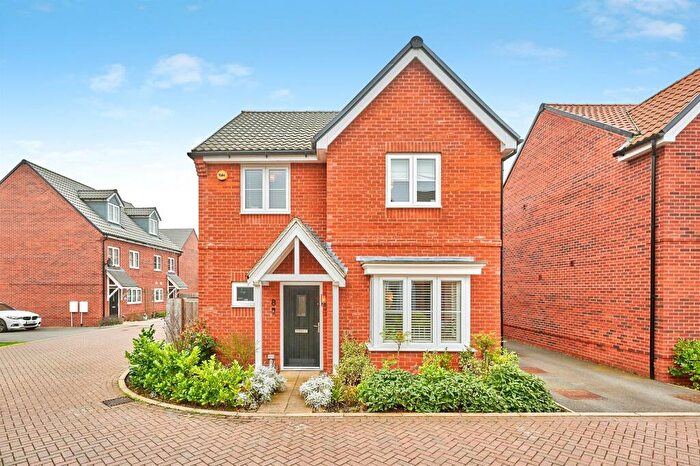 4 Bedroom Detached House For Sale In Mapletoft Avenue, Saffron Walden, CB10