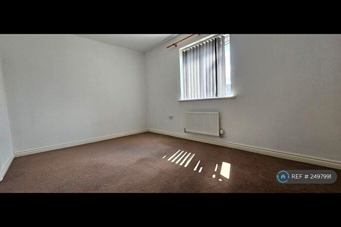 4 Bedroom Terraced House To Rent In Hexagon Close, Manchester, M9