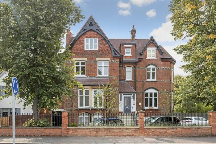 2 Bedroom Flat To Rent In Copse Hill, London SW20