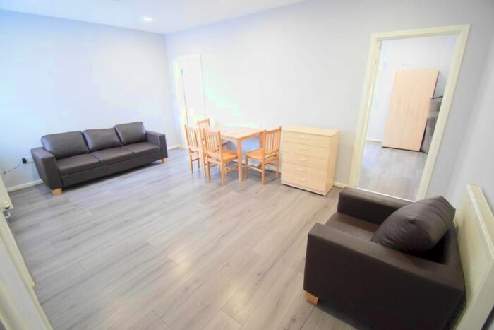 2 Bedroom Flat To Rent In Southwark Park Road, London, SE16
