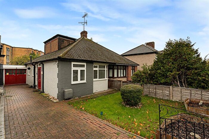 2 Bedroom Semi Detached Bungalow For Sale In Harford Road, North Chingford, E4