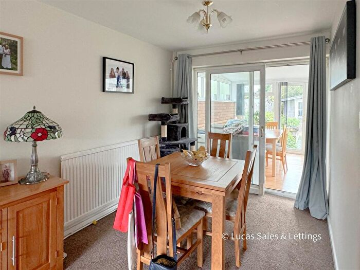 3 Bedroom End Of Terrace House For Sale In Brambleside, Kettering, NN16