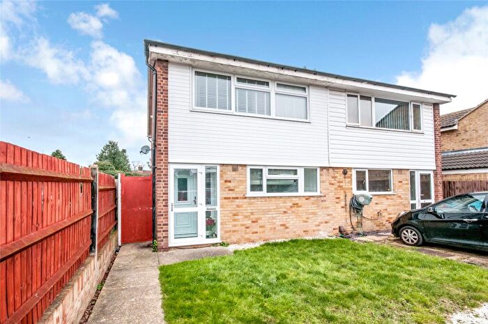 3 Bedroom Semi Detached House For Sale In Birchington Close, Bexleyheath, Kent, DA7