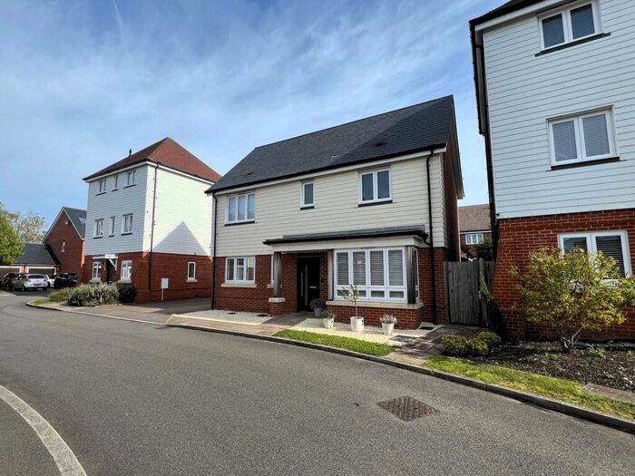 3 Bedroom Detached House To Rent In Teaseltun, Edenbrook, Fleet, GU51