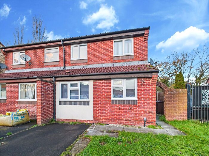 3 Bedroom Semi-Detached House For Sale In Pinewood Road, Hardwicke, Gloucester, GL2