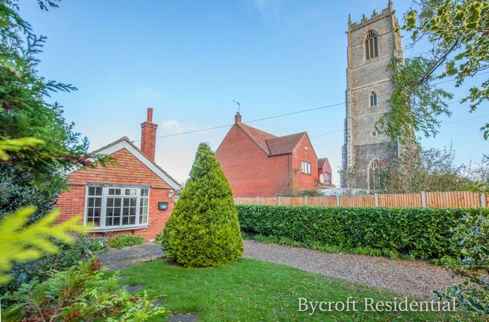 3 Bedroom Semi-Detached Bungalow For Sale In Somerton Road, Winterton-On-Sea, Great Yarmouth NR29