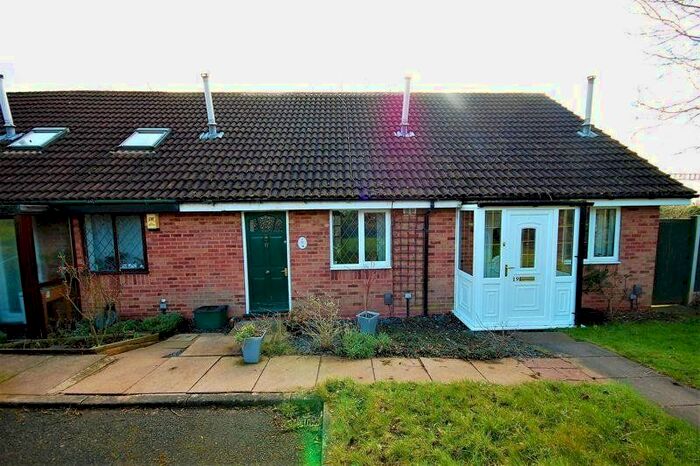 1 Bedroom Bungalow To Rent In Sidlaw Close, Wolverhampton, West Midlands, WV10